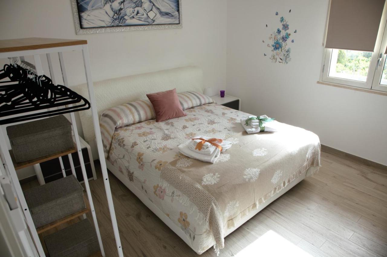 Il Tramonto Apartment คาปาชิ ภายนอก รูปภาพ