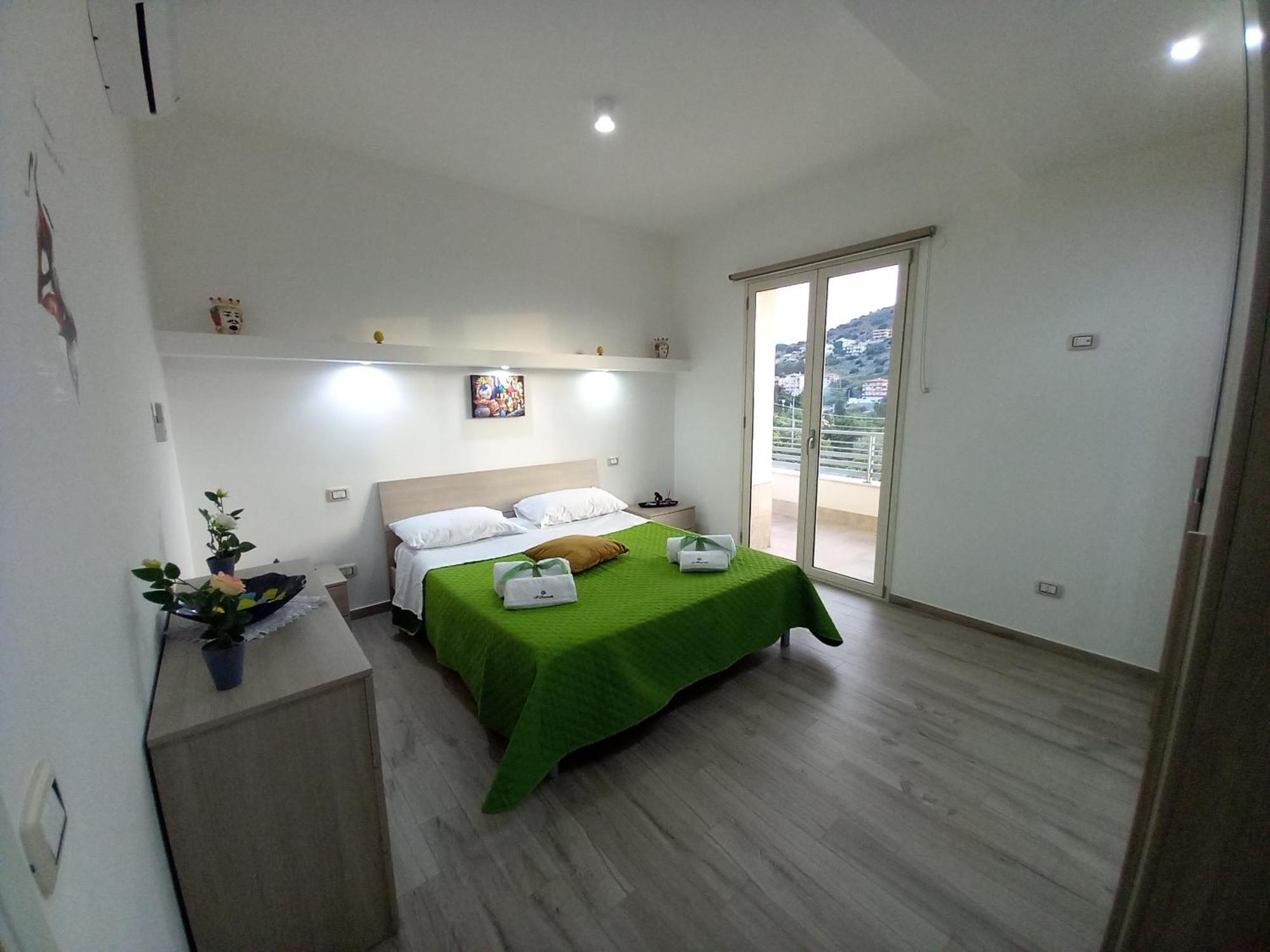Il Tramonto Apartment คาปาชิ ภายนอก รูปภาพ