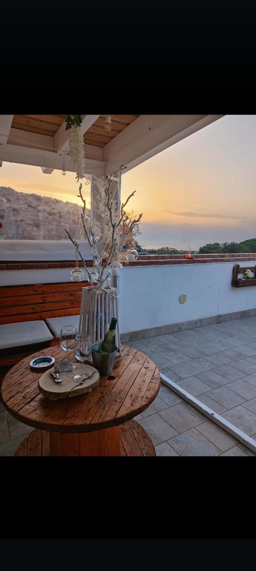 Il Tramonto Apartment คาปาชิ ภายนอก รูปภาพ